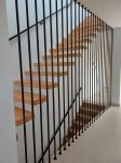 ecalera-de-madera-roble-con-escalones-metidos-en-vigas-de-hierro 7
